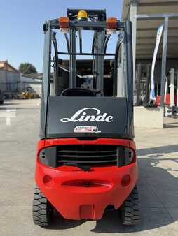 Empilhador diesel 2014  Linde H18D (4)
