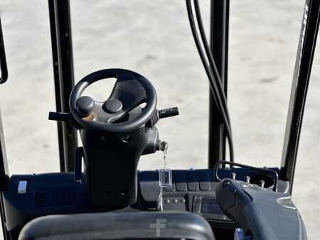 Eléctrico - 4 rodas 2017  CAT Lift Trucks EP20 (4)