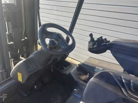 Carrelli elettrici 4 ruote 2004  Linde E25-02 (10)