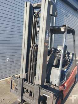 Carrelli elettrici 4 ruote 2004  Linde E25-02 (4)