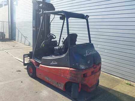 Carrelli elettrici 4 ruote 2004  Linde E25-02 (7)