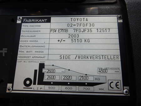 Chariots élévateurs diesel 2003  Toyota 02-7FDF30 (10)
