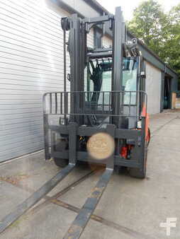 Empilhador diesel 2013  Linde H60D-02 (6)