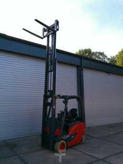 Elektro čtyřkolový VZV 2015  Linde E20PM-02 (4)