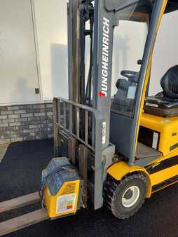 Sähkö - 3 pyör 2009  Jungheinrich EFG110K (4)