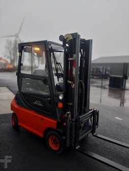 Elektryczne 4-kołowe 2004  Linde E16 (7)