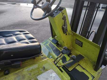LPG heftrucks - Clark 1.5T (6)