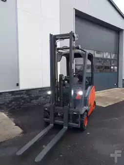 Diesel heftrucks 2015  Linde H20D-01 (6)