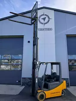 El truck - 4 hjulet 2013  Jungheinrich EFG 320 (2)