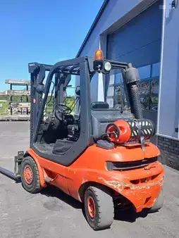 Gázüzemű targoncák 2000  Linde H25T-03 (6)