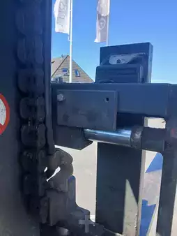 Gázüzemű targoncák 2000  Linde H25T-03 (9)
