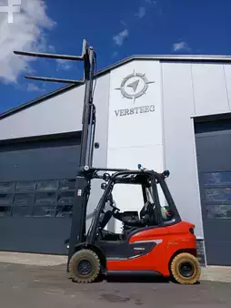 Gázüzemű targoncák 2020  Linde H25T-01 (1)