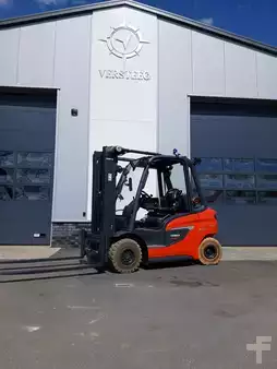 Gázüzemű targoncák 2020  Linde H25T-01 (2)