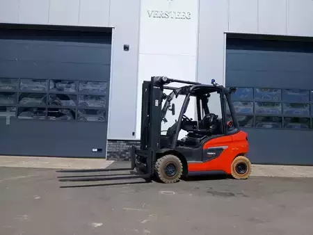 Gázüzemű targoncák 2020  Linde H25T-01 (9)