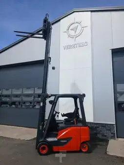 Eléctrico - 4 rodas 2018  Linde E18PH-02 (1)