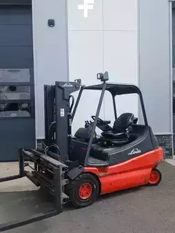 Elektro čtyřkolový VZV 2008  Linde E30/02 (2)