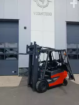 Elektrisk- 4 hjul 2017  Linde E25-01 (2)