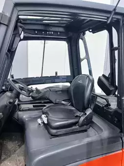 Elektrisk- 4 hjul 2017  Linde E25-01 (9)