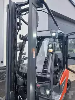 Dízel targoncák 2020  Linde H25D-01 (19)