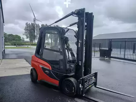 Dízel targoncák 2020  Linde H25D-01 (4)