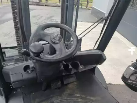 Wózki widłowe diesel 2011  Linde H35D-01 (10)