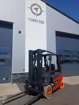 Elektromos 4 kerekű 2020  Linde E25-01 (1)