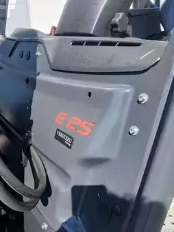 Elektromos 4 kerekű 2020  Linde E25-01 (19)