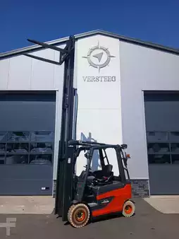 Elektromos 4 kerekű 2020  Linde E25-01 (4)