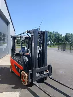 Elektromos 4 kerekű 2020  Linde E25-01 (8)