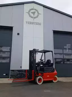 Elektromos 4 kerekű 1998  Linde E18 (1)