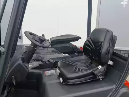 Elektromos 4 kerekű 1998  Linde E18 (12)