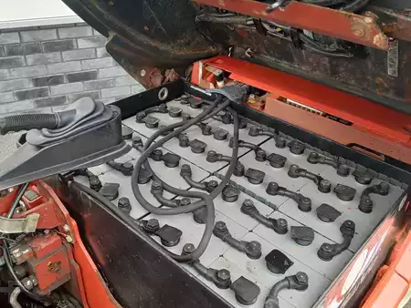 Elektromos 4 kerekű 1998  Linde E18 (16)