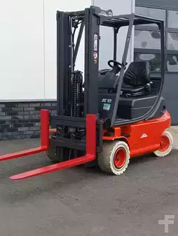 Elektromos 4 kerekű 1998  Linde E18 (2)