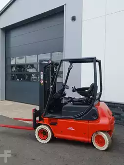 Elektromos 4 kerekű 1998  Linde E18 (3)
