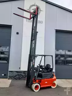 Elektromos 4 kerekű 1998  Linde E18 (4)