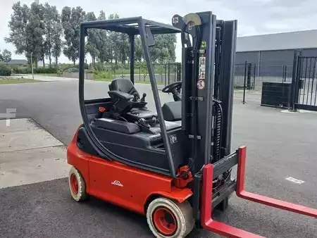 Elektromos 4 kerekű 1998  Linde E18 (7)