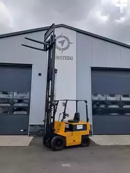 Elektromos 4 kerekű - Linde E25 (7)