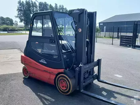Sähkö - 4 pyör 2002  Linde E30-02 (4)
