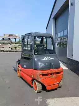 Sähkö - 4 pyör 2002  Linde E30-02 (8)