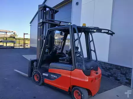 Sähkö - 4 pyör 2015  Linde E30-01 (4)