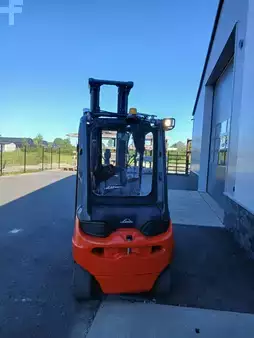 Sähkö - 4 pyör 2015  Linde E30-01 (5)