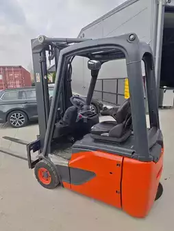 Elektryczne 3-kołowe 2020  Linde e15 (4)