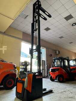 Stacker pedestre 2015  BT SPE 120 (3)