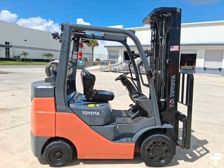 Carretilla elevadora GLP 2020  Toyota 8FGCU30 (1)