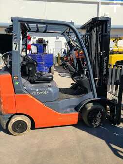 Propane Forklifts 2017  Toyota 8FGCU25 (1)