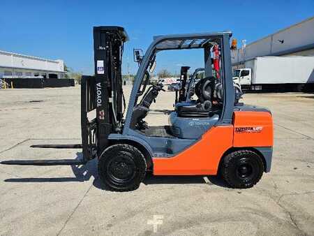 Propane Forklifts 2018  Toyota 8FGU32 (1)