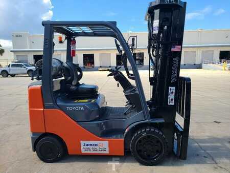 Propane Forklifts 2015  Toyota 8FGCU25 (1)