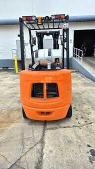 Propane Forklifts 2018  Doosan GC25P-5 - LOW HOURS (2)