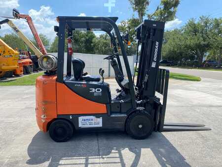 Propane Forklifts 2016  Doosan GC30P-5 (2)