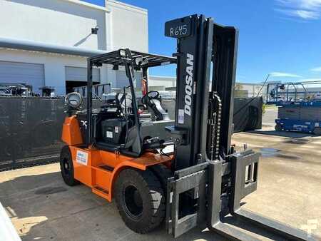 Propane Forklifts 2024  Doosan G70S-7 (4)